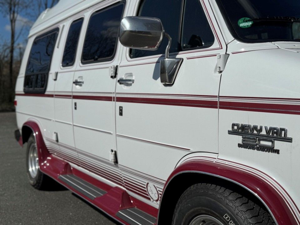 Fahrzeugabbildung Chevrolet Chevy Van G20 5.7 V8 Tiara deutsches Fzg.