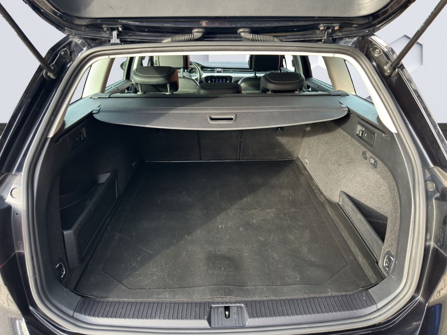 Passat Variant GTE 1.4 eHybrid 115 kW AHZV Matri