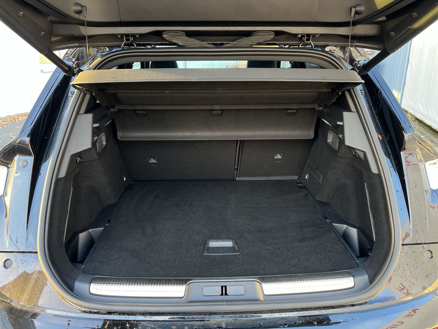 Fahrzeugabbildung DS Automobiles DS7 Crossback E-TENSE 1.6
