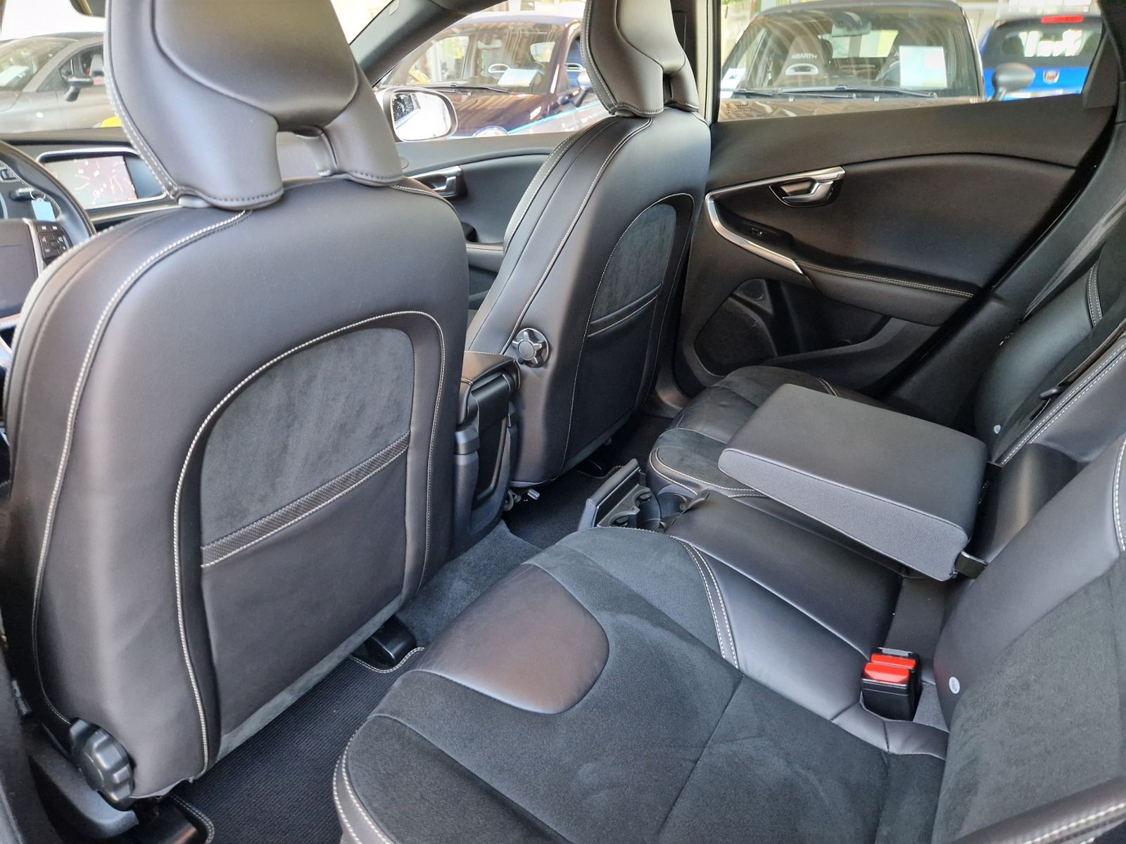 Fahrzeugabbildung Volvo V40 R-Design KLIMA LED NAVI ALU