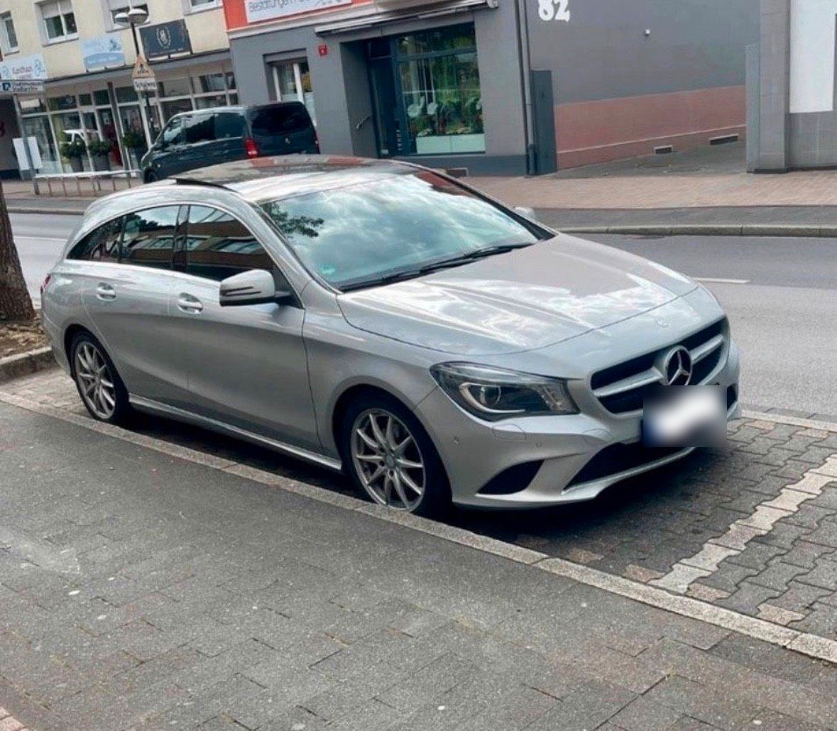 MERCEDES-BENZ CLA 200 Shooting Brake