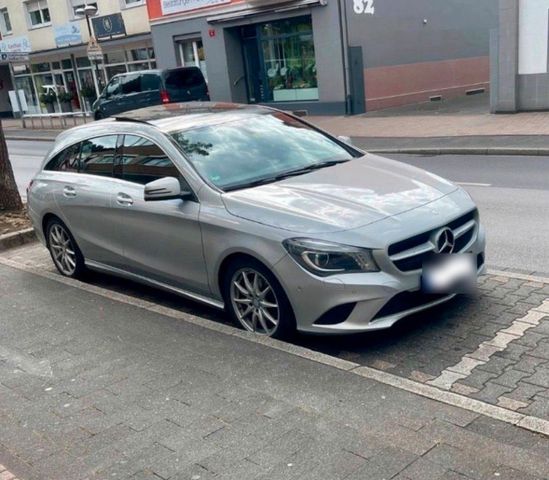 MERCEDES-BENZ CLA 200 Shooting Brake