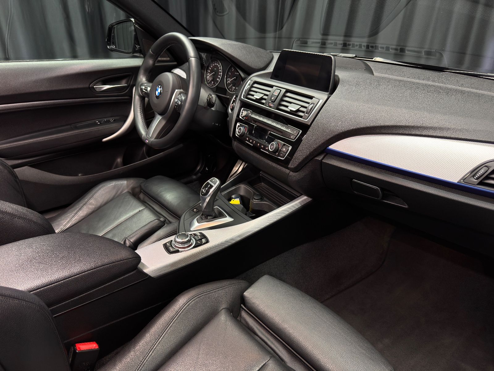 Fahrzeugabbildung BMW M240i Coupe xDrive|M-PERFORMANCE|1.HAND|