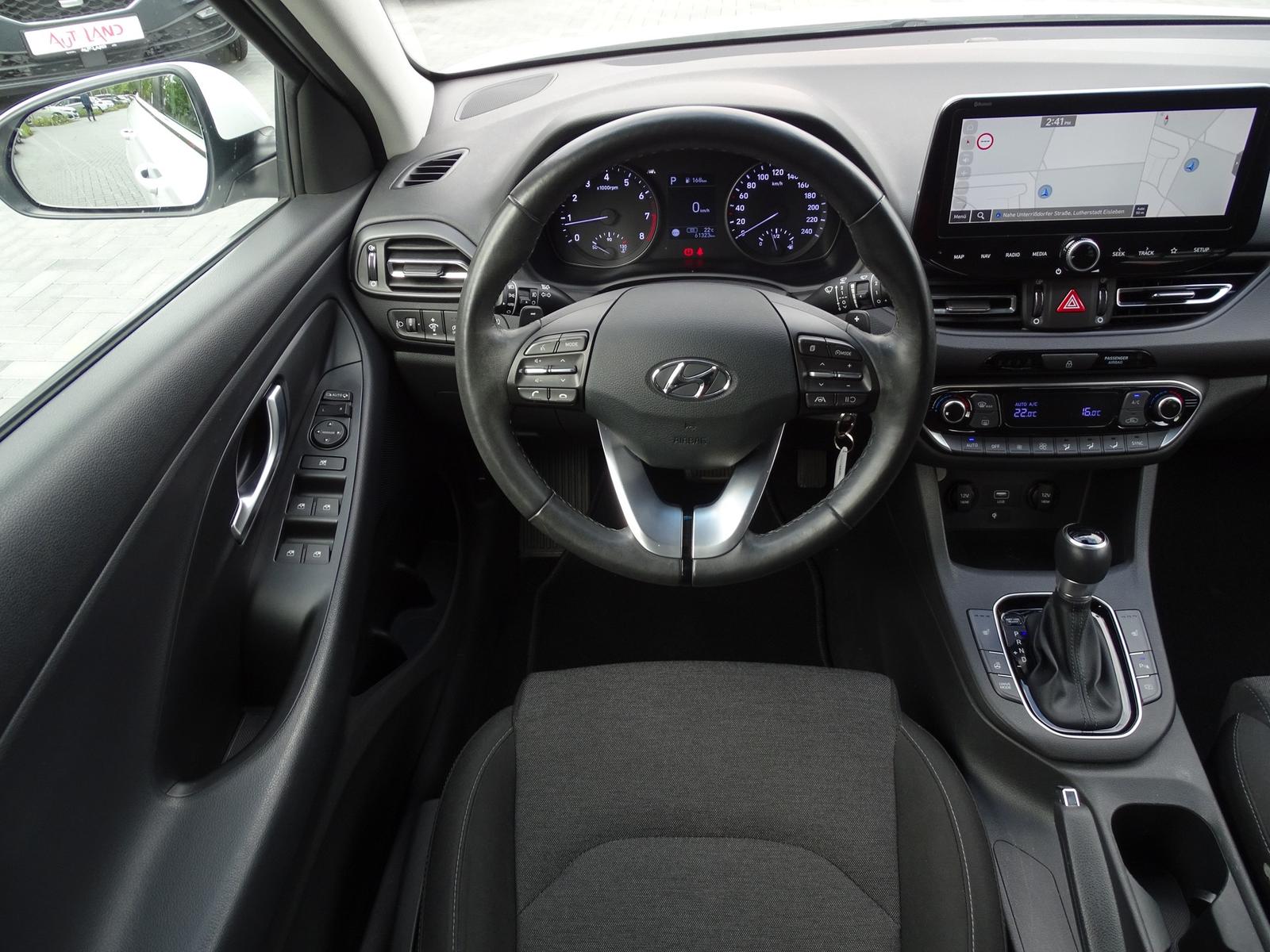 Hyundai i30 cw 1.5 T-GDI DCT Intro Edition M-Hybrid LED
