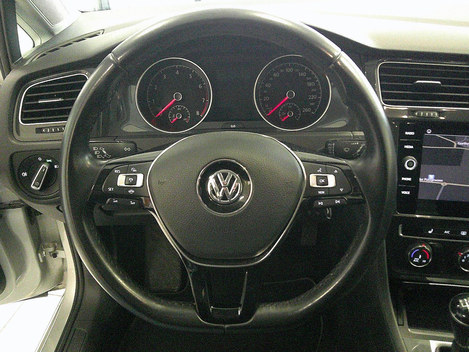 Fahrzeugabbildung Volkswagen GolfVII Variant Comfortline/NAVI /KLIMA/WENIG KM