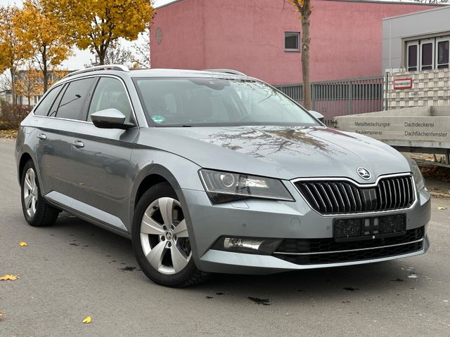 Skoda Superb 2.0 TDI Combi Style Auto. Sport Navi LED