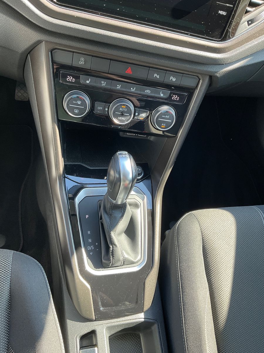 Fahrzeugabbildung Volkswagen T-Roc 1.5 TSI DSG,AHK,Navi,CarPlay