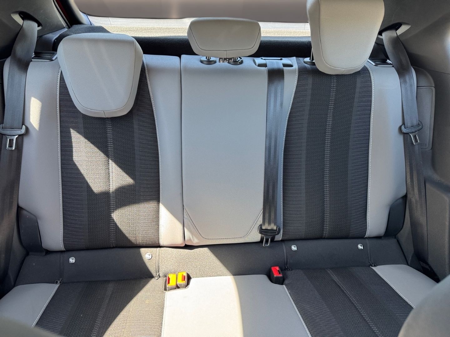 Fahrzeugabbildung Opel Mokka e Elegance Digitales Cockpit LED Apple Car