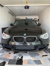 BMW F21 1er Schwarz-Saphir Metallic - BMW mit Benzin-Antrieb: Metallic
