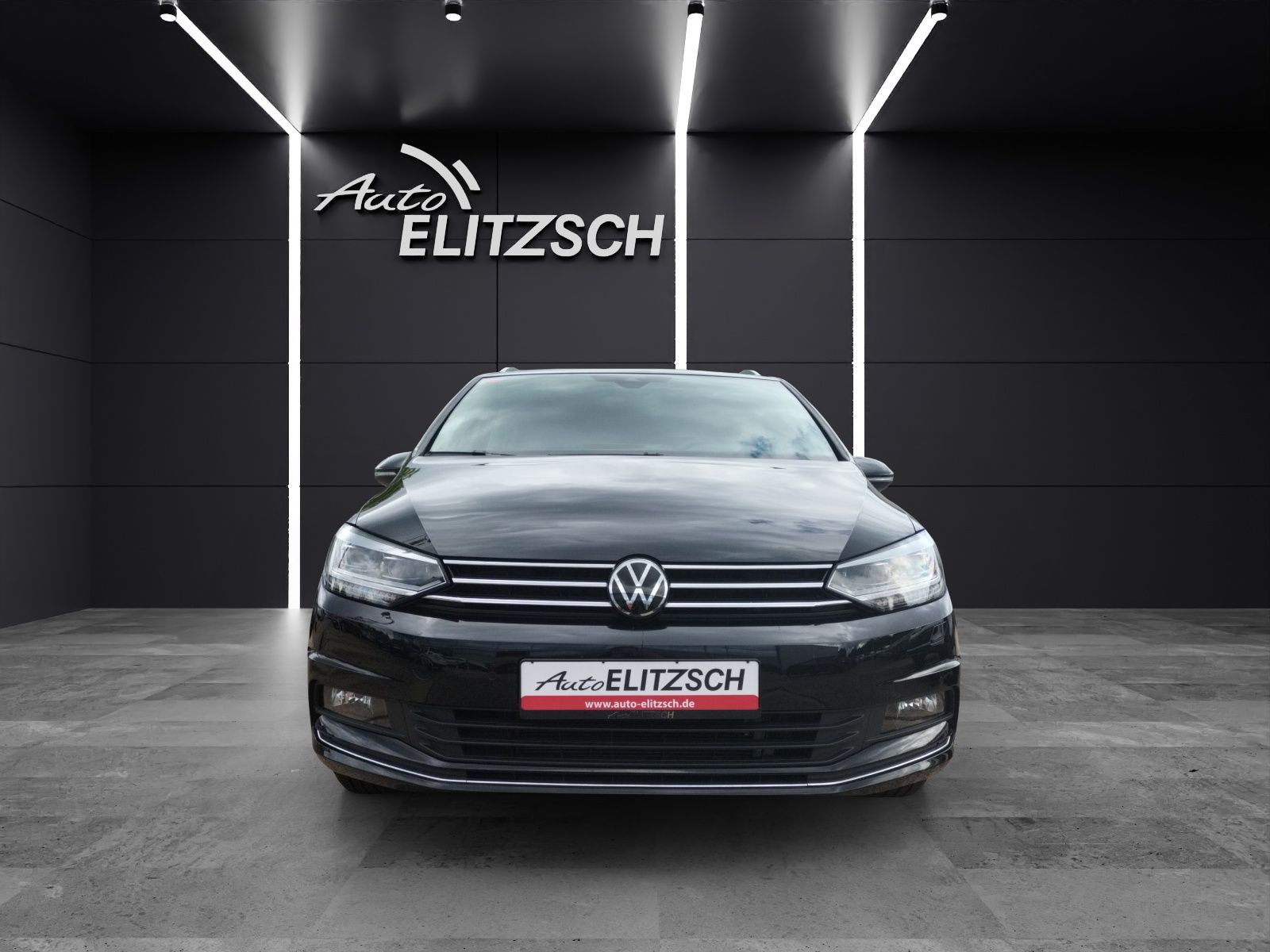 Fahrzeugabbildung Volkswagen Touran TDI Highline DSG LED AHK Navi AID ACC RFK