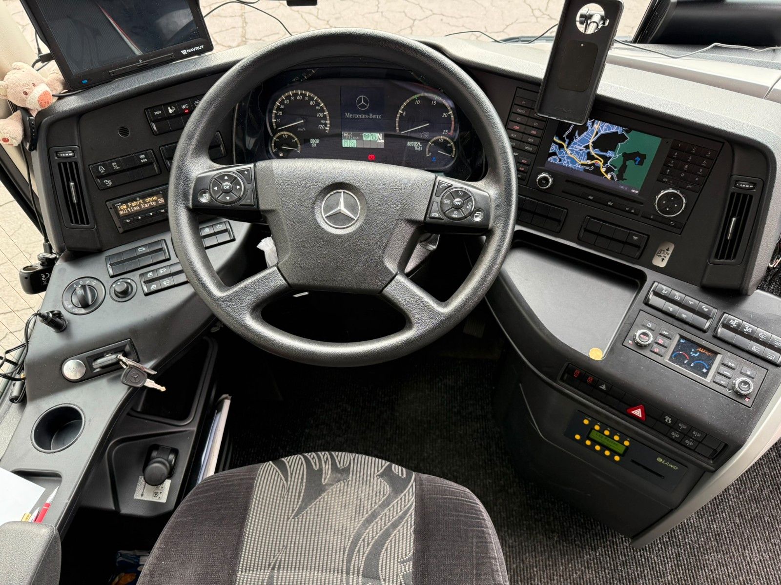 MERCEDES-BENZ  2019 - Image 10 of 30