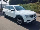 Volkswagen Tiguan Allspace 2.0 TDI 7 Sitz. *Kamera*IQ Drive - Volkswagen Tiguan Allspace IQ-DRIVE