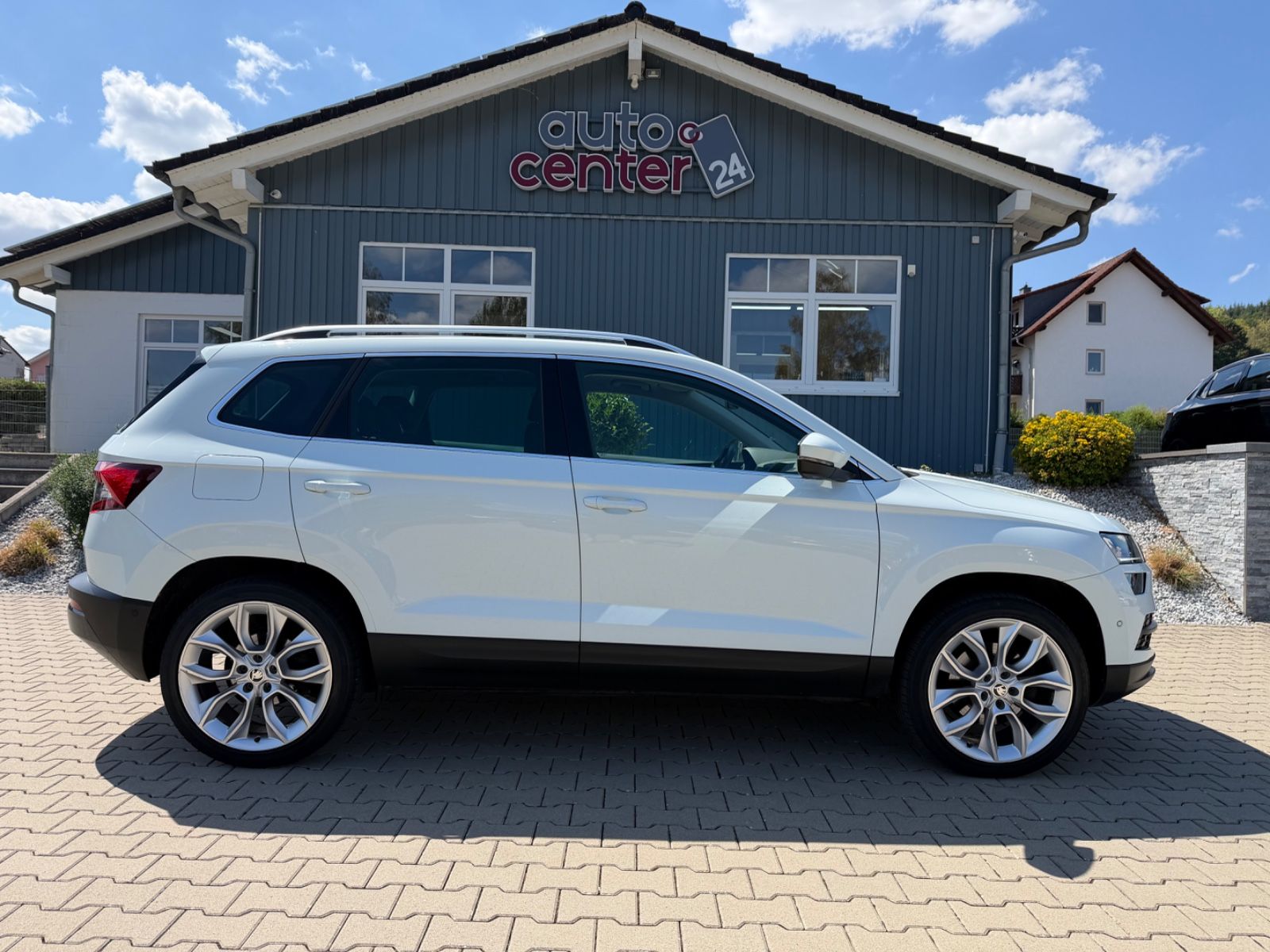 Fahrzeugabbildung SKODA Karoq 2.0 TDI Style°4x4°AHK°DSG°Pano°LED°Kamera°