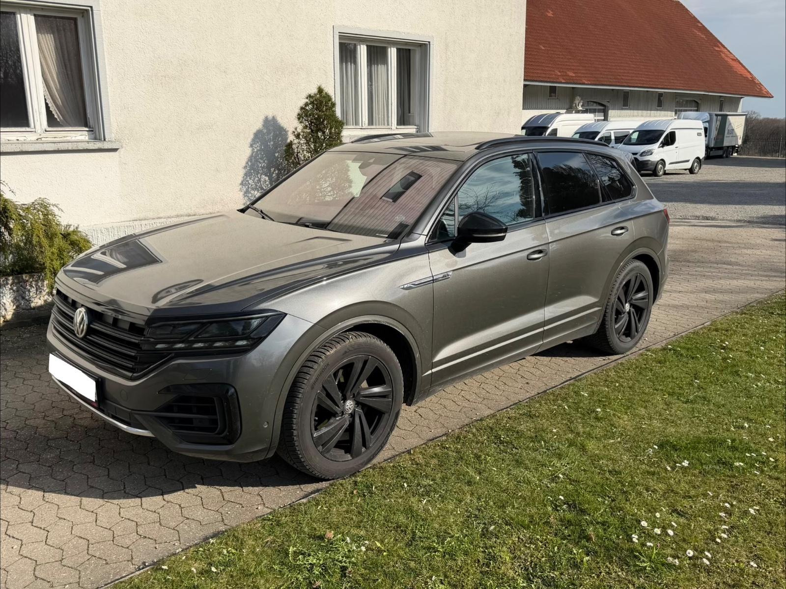 Volkswagen Touareg R-Line 4Motion PANO ACC KAMERA AHK NAVI