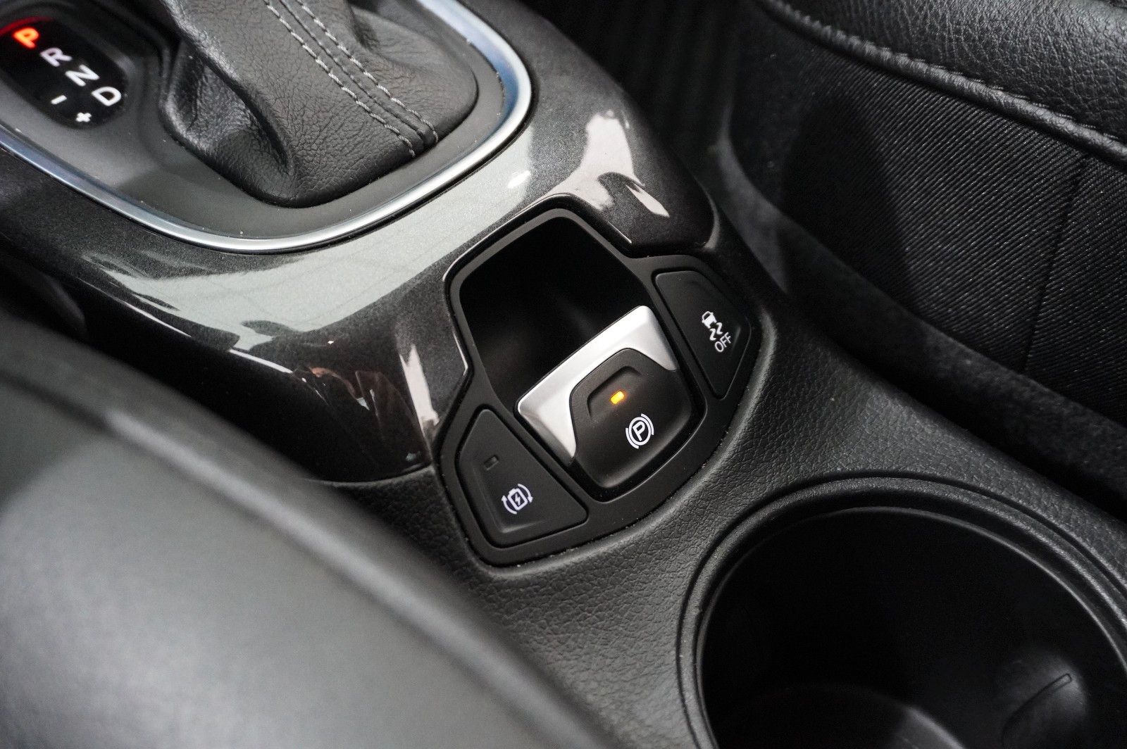 Fahrzeugabbildung Jeep Compass S 1.3T-GDI PHEV AWD SPORT NAVI/SH/KAMERA