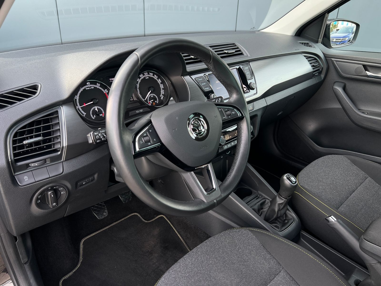 Fahrzeugabbildung SKODA Fabia III Soleil 1.0 MPI *SmartLink, Sitzhzg., 1