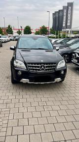 Mercedes-Benz ML 63 AMG 4MATIC AMG - Mercedes-Benz ML 63 AMG aus 2009
