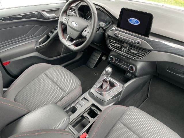 Fahrzeugabbildung Ford Focus 1.0 EcoBoost Mild-Hybrid, ST-Line AHK, Nav