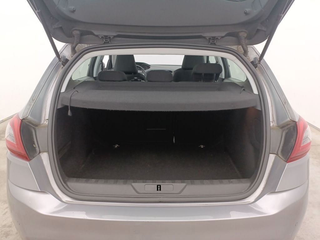 Fahrzeugabbildung Peugeot 308 Allure 1.2T NAVI/LED/PDC/TEMPOMAT