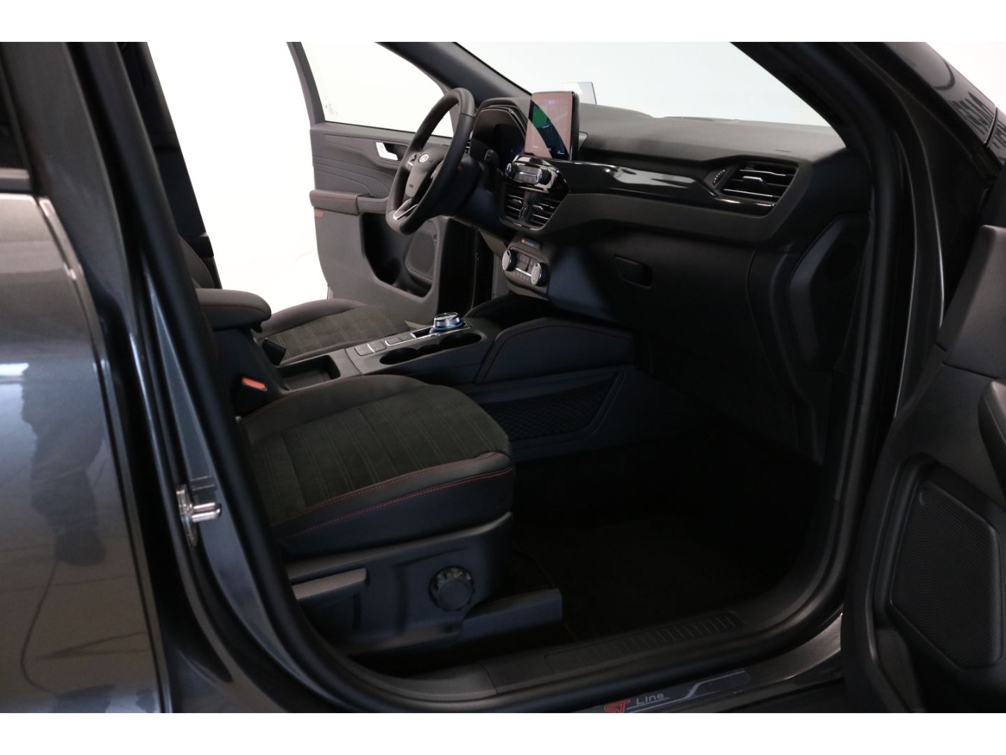 Fahrzeugabbildung Ford Kuga Plug-In Hybrid ST-Line X 2.5 Kamera LED