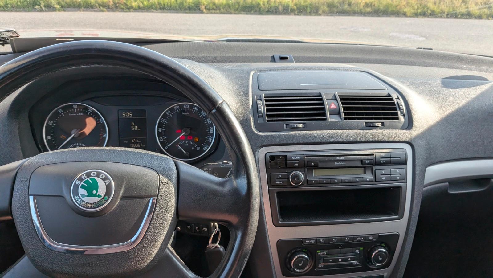 Skoda Octavia 2010 — photo 13
