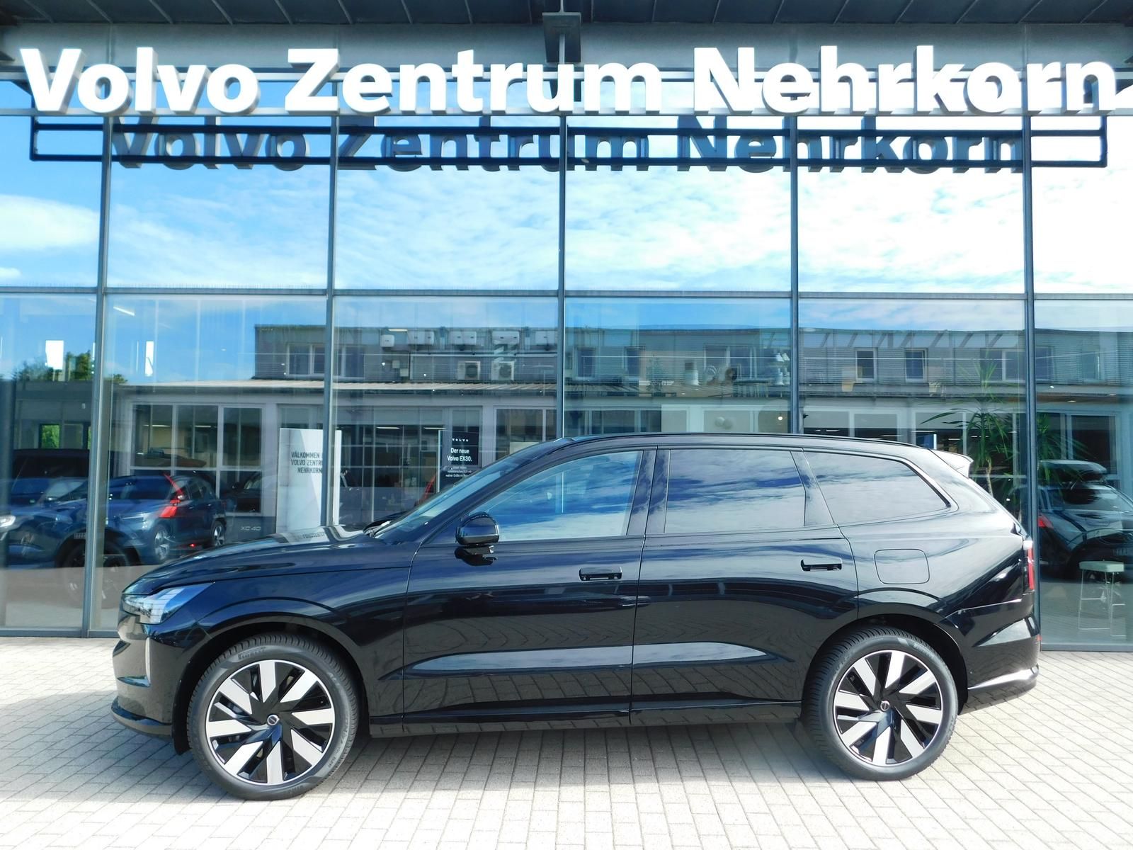 Fahrzeugabbildung Volvo EX90 Plus Twin Motor Executive Editon