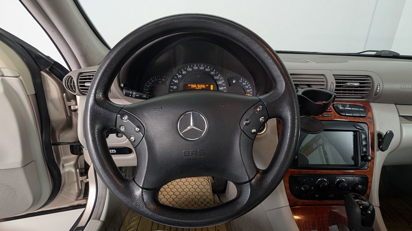 Fahrzeugabbildung Mercedes-Benz C 180 HU/AU bis 12.27 * Sitzhzg. * Schiebedach *