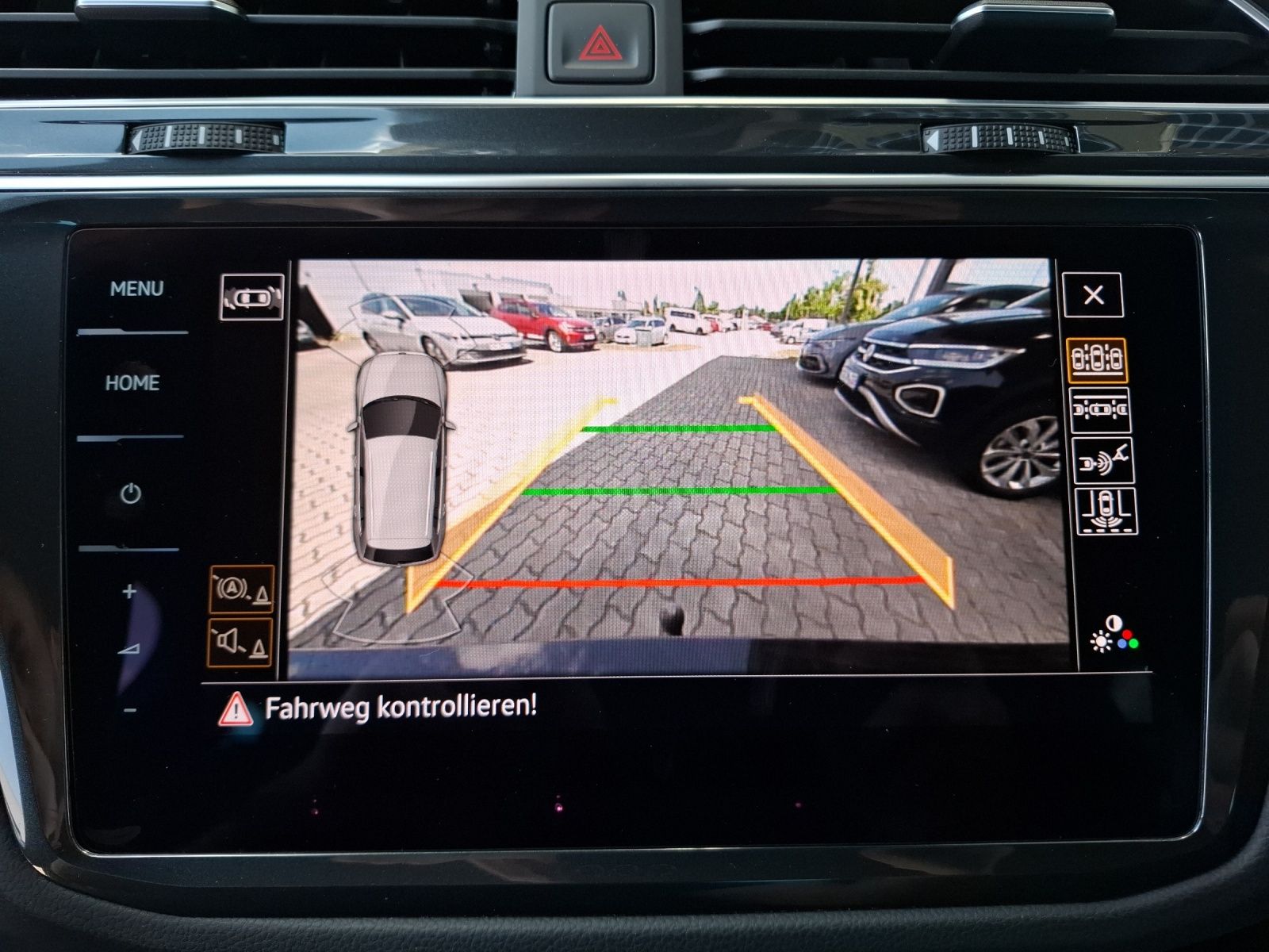 Fahrzeugabbildung Volkswagen Tiguan TDI Move DSG STH Matrix AHK Navi AID ACC