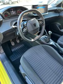 Bild 4 Peugeot 208 Active PURE 1.2 101PS LED SML TEMP USB BT SR