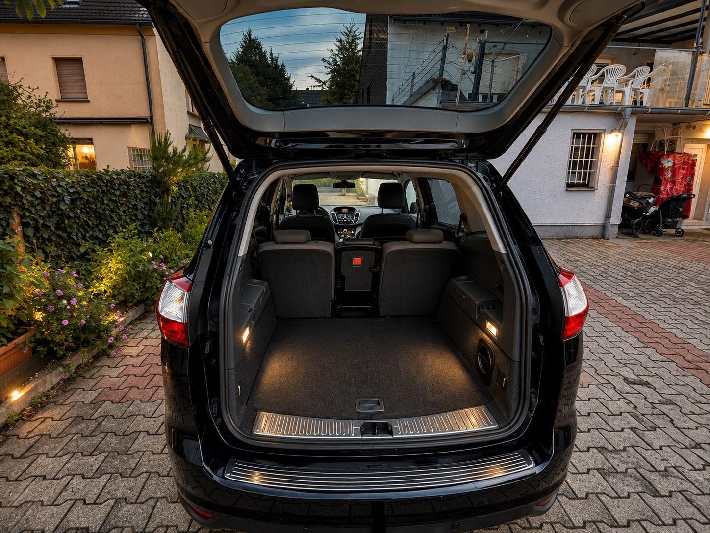 Ford Grand C-MAX 2012 — photo 9