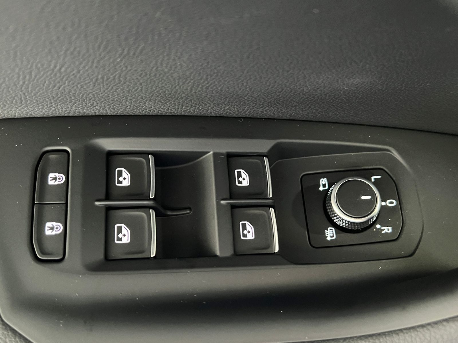 Fahrzeugabbildung Volkswagen Touareg R-Line 3.0 V6 TDI 4MOTION *Luftfederung,