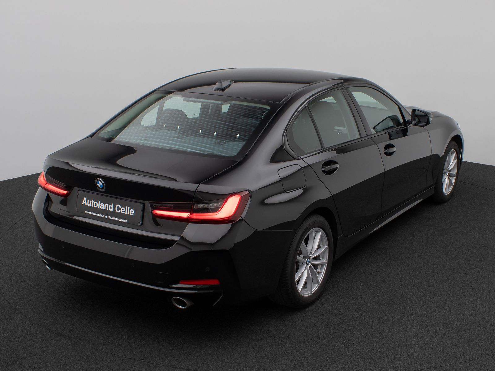Fahrzeugabbildung BMW 318i DAB PDC Widscreen Geschwindigkeitsreg LED
