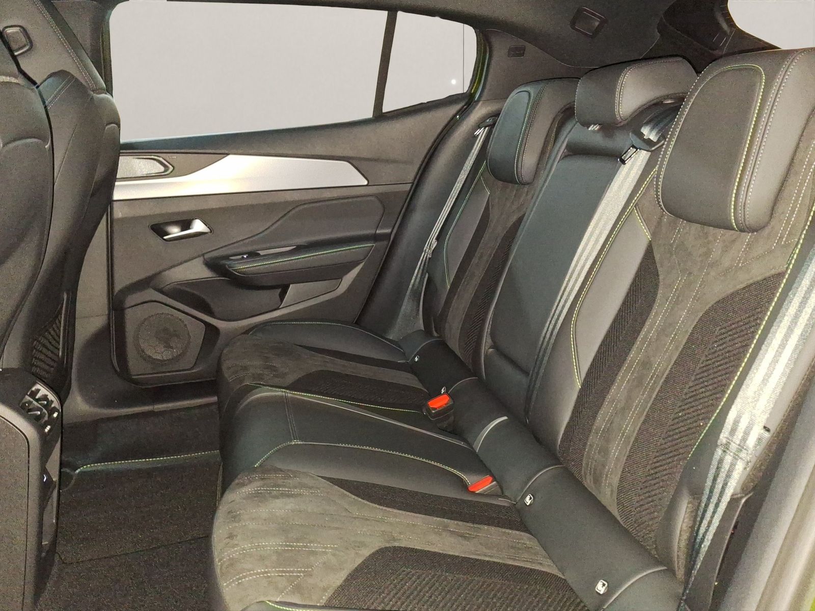 Peugeot 408 - Bild 12
