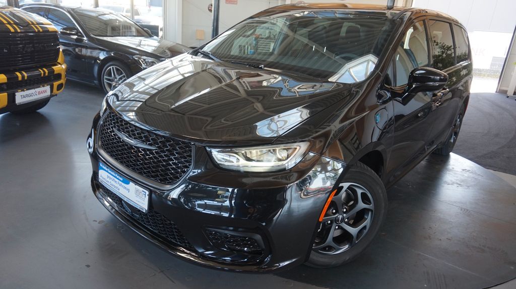 Image of Chrysler Pacifica