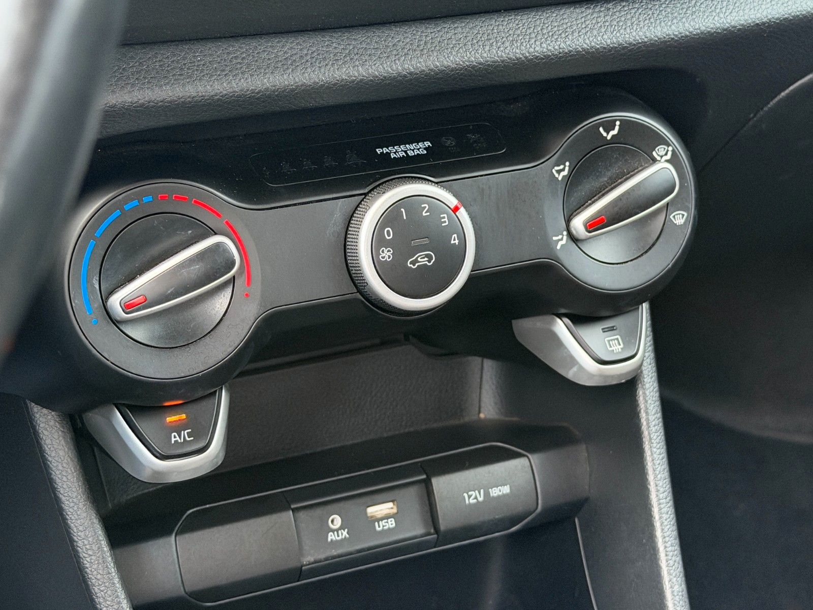 Fahrzeugabbildung Kia Picanto 1.0 Dream-Team Edition *Klima*Allwetter*