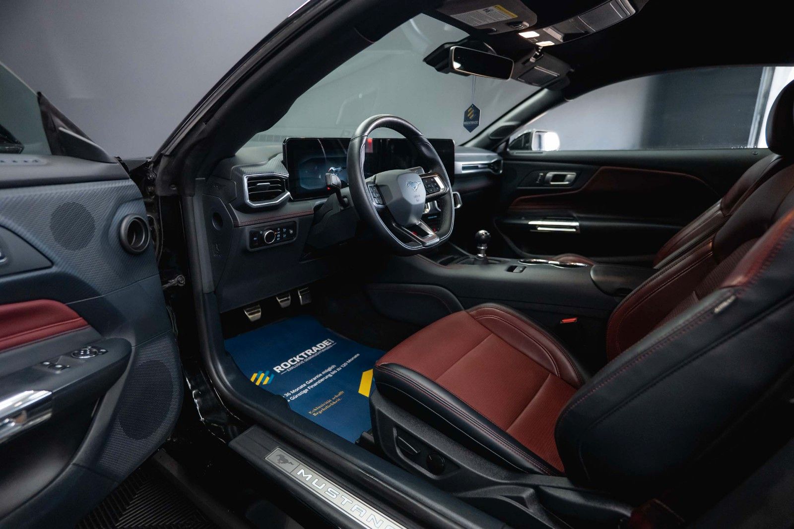 Fahrzeugabbildung Ford Mustang Fastback 5.0 Ti-VCT V8 Dark Horse 6-Gang