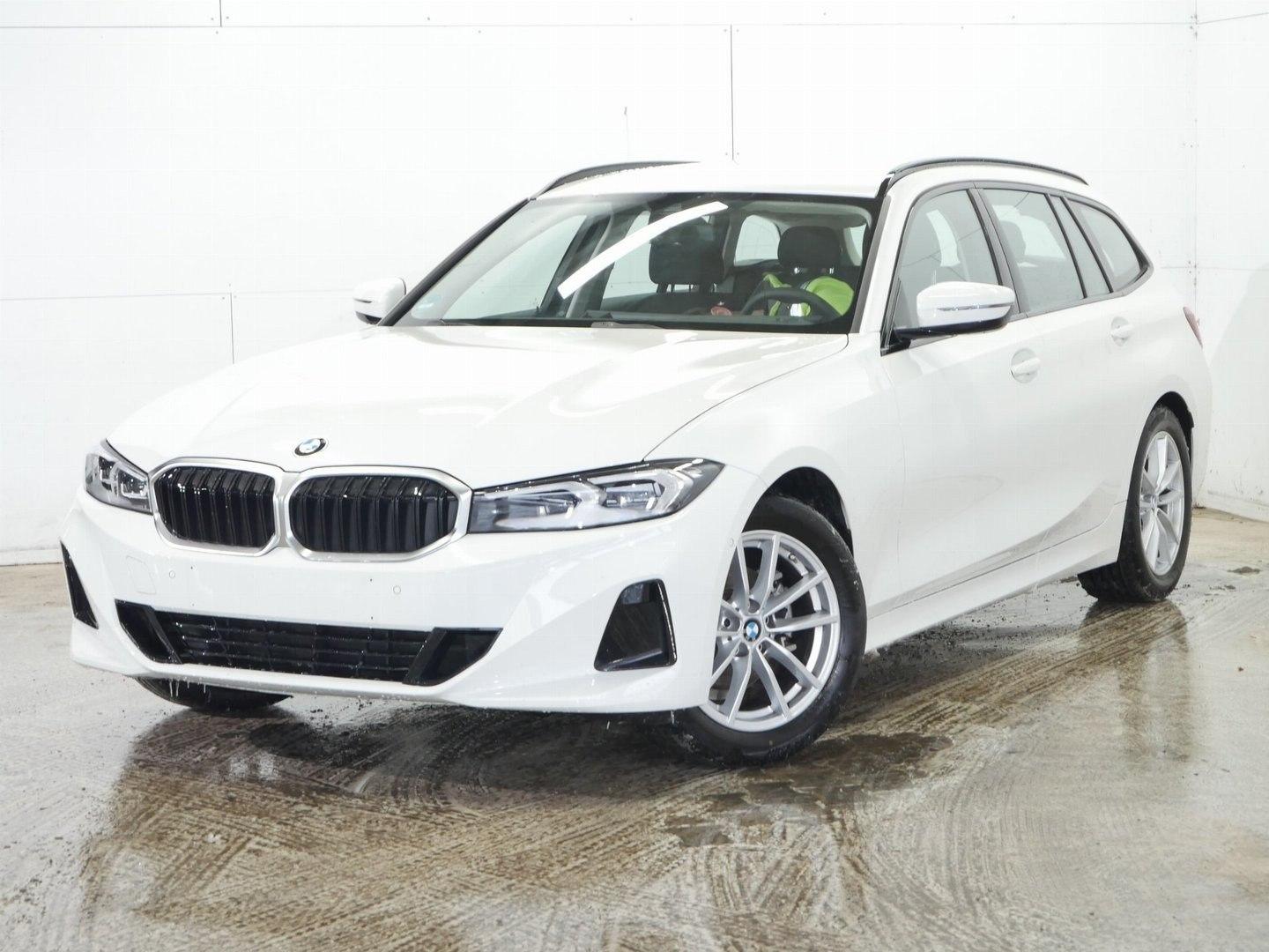 BMW 318i Anhaengerkuppling, Park Assistant, Sport-Le