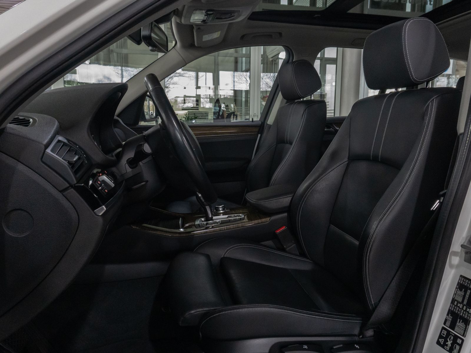 Fahrzeugabbildung BMW X3 xD30d Panorama HUD HiFi Xenon PDC Sport Leder