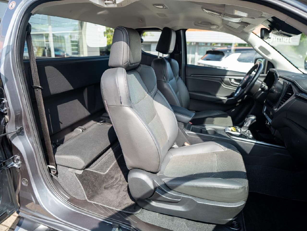 Fahrzeugabbildung Isuzu D-Max Space Cab 4WD LSE
