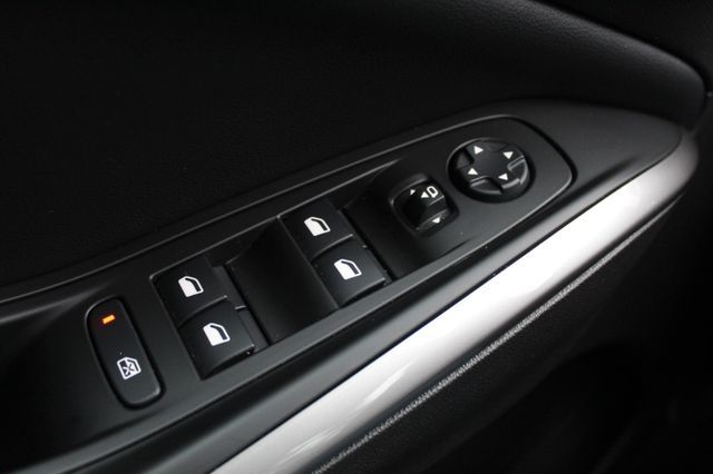 Fahrzeugabbildung Opel Grandland 1.2 Turbo Elegance 360,AHK,KlimaA,LED