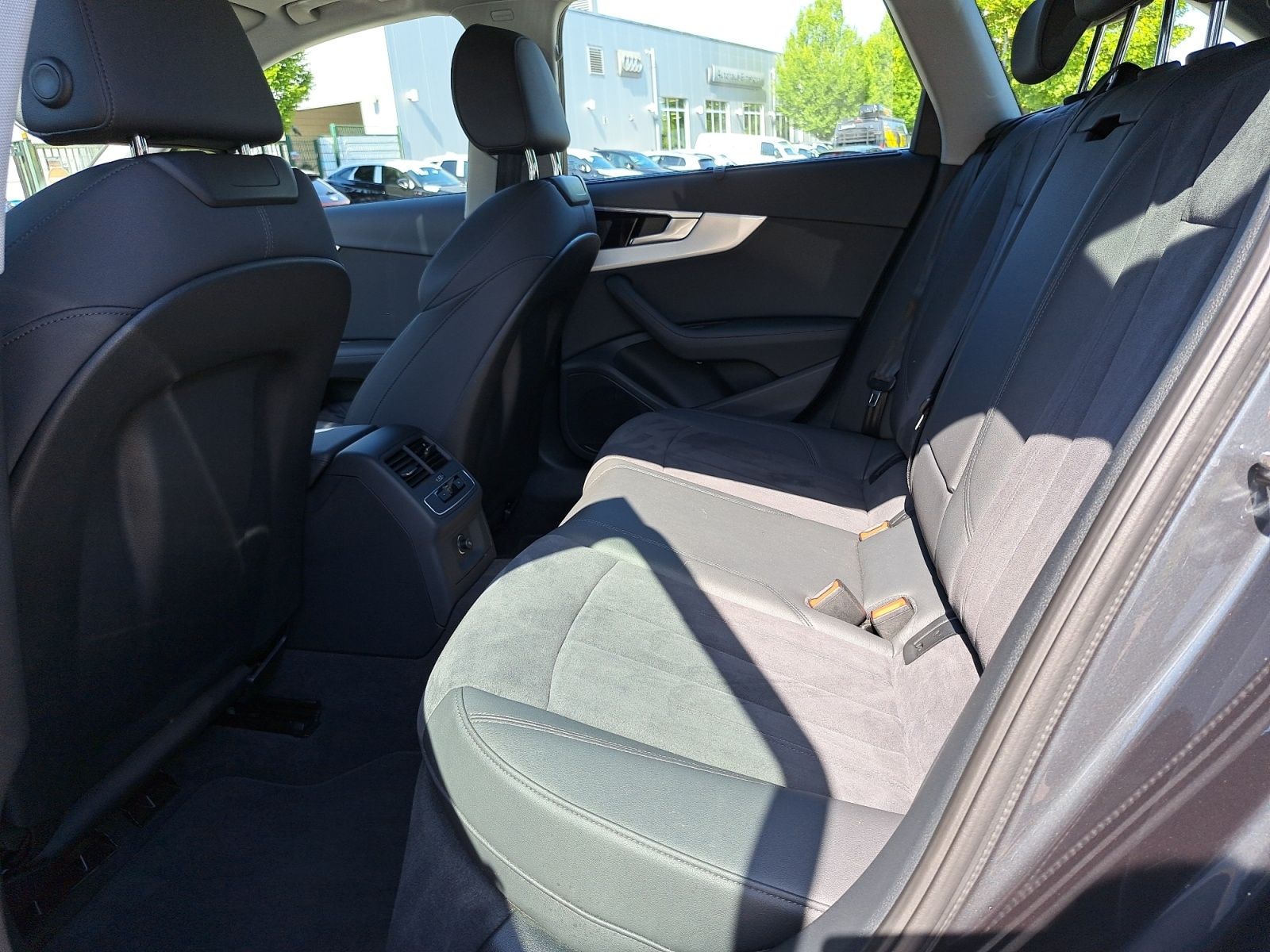 Audi A4 - Bild 12