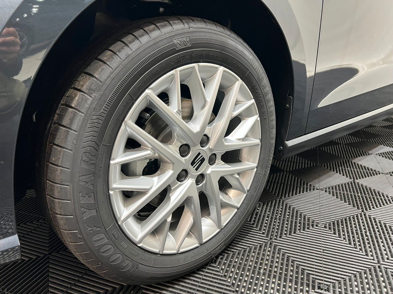 Fahrzeugabbildung SEAT Ibiza 1.0 TSI 85kW FR DSG