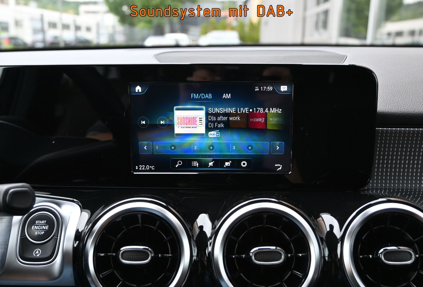 Fahrzeugabbildung Mercedes-Benz GLB 200 d Aut. Night Paket °AHK°STANDHEIZ°KAMERA