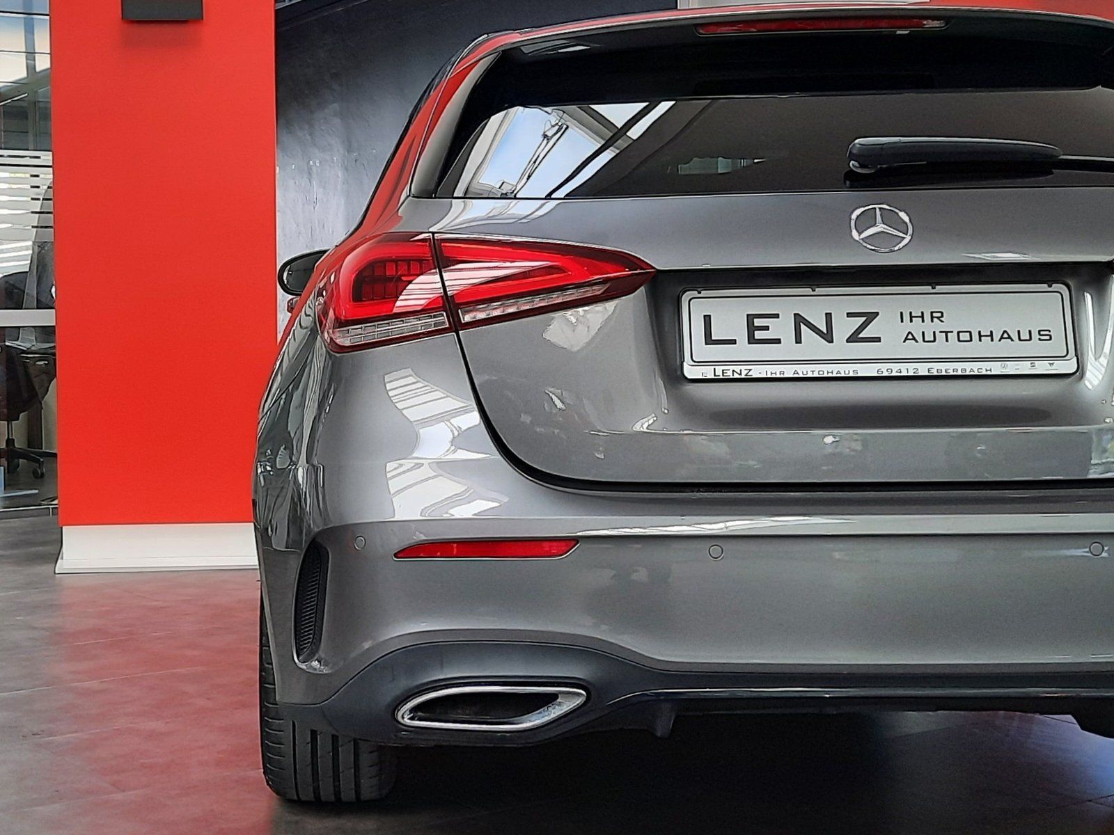 Fahrzeugabbildung Mercedes-Benz A 180 AMG-Line *LED*Navi*AHK*Cam*Sitzhzg*PDC*