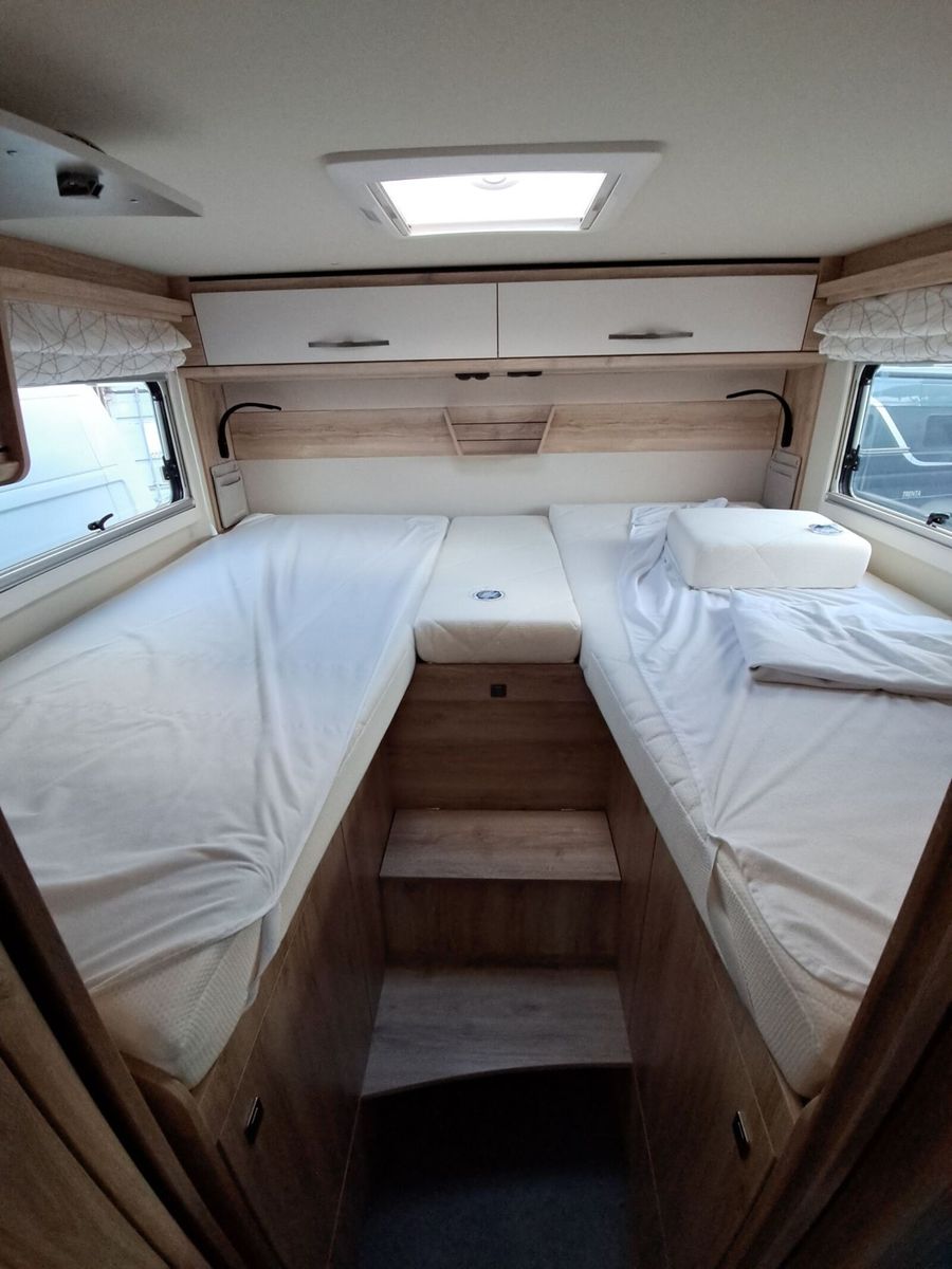 Fahrzeugabbildung Eura Mobil Integra Line IL 720 EB Mondial-Plus-Paket