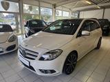 Mercedes-Benz B 200  MB SCHECKHEFT VOLLAUSSTATTUNG - Mercedes-Benz B 200 Gebrauchtwagen in Köln
