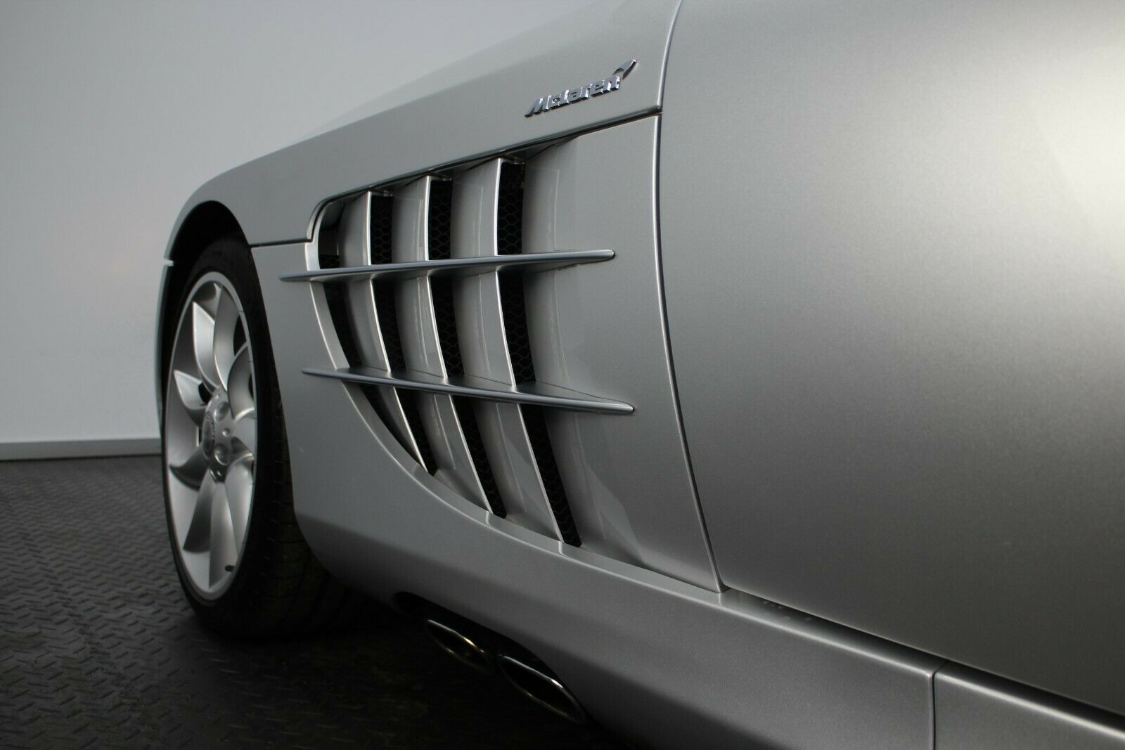 Fahrzeugabbildung Mercedes-Benz SLR McLaren Coupé/DT.AUSLIEF/WENIG KM/KERAMIK