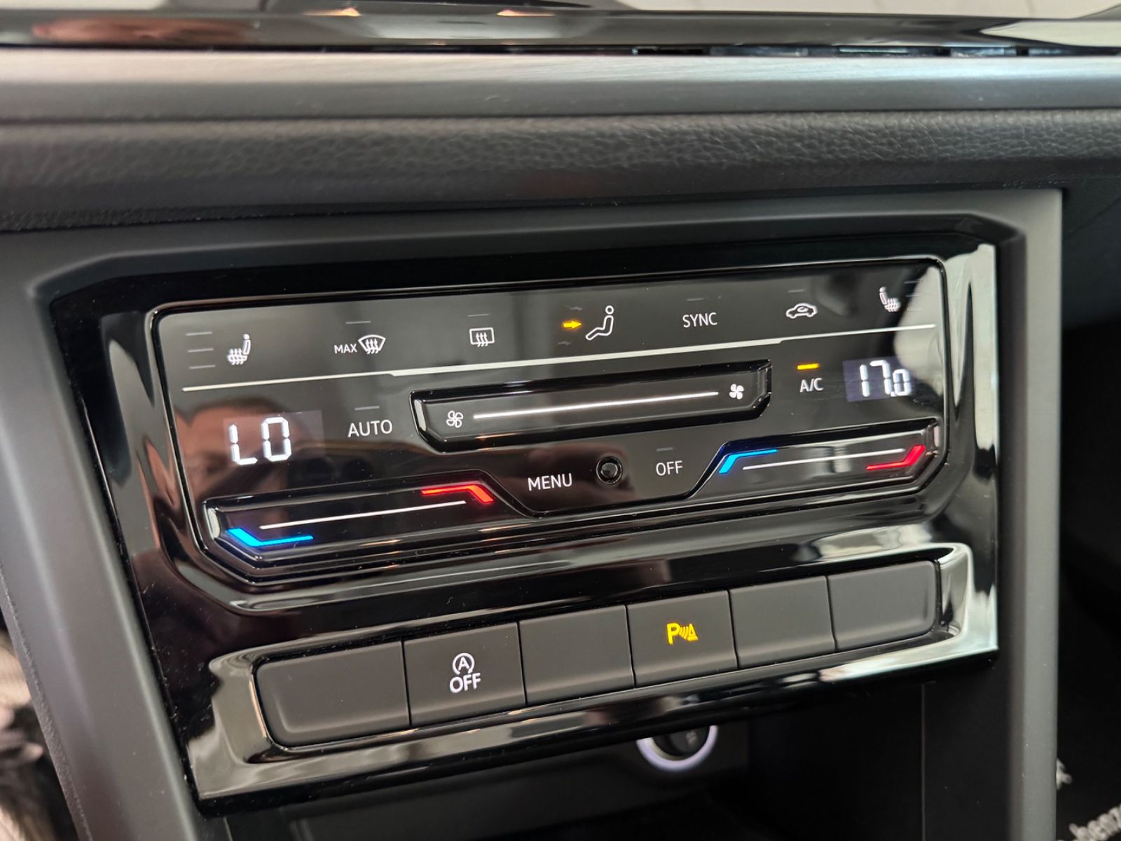Fahrzeugabbildung Volkswagen Touran Comfortline/ACC/AHK/PDC/Navi/Massage/1H