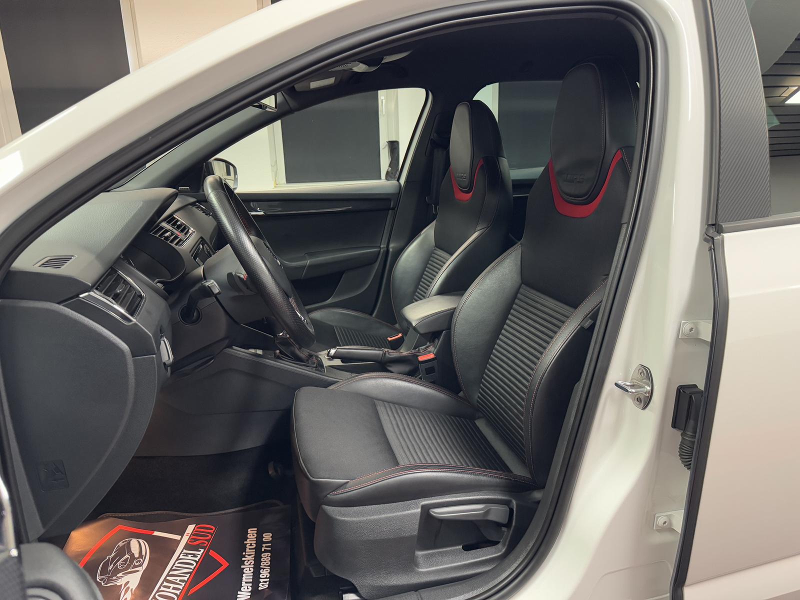 SKODA OCTAVIA COMBI RS 2.0 TDI 184ch BVA Historique présent - 2EME MAIN