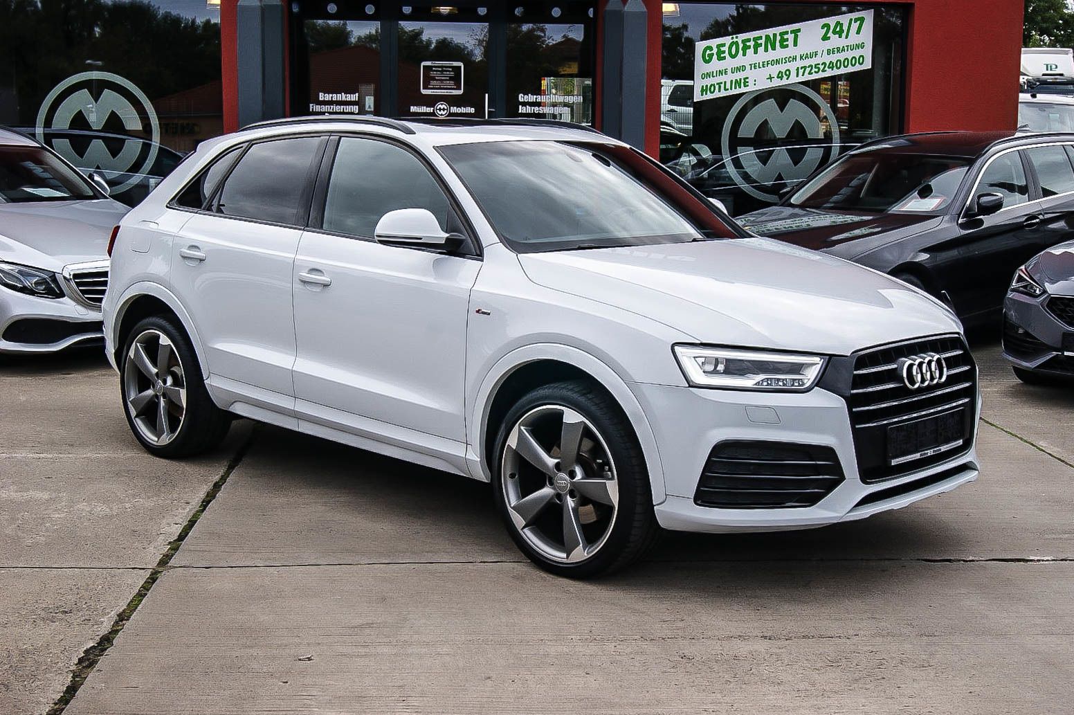 Fahrzeugabbildung Audi Q3 14TSI S-tronic S-LINE PLUS 20-ZOLL PANO BOSE